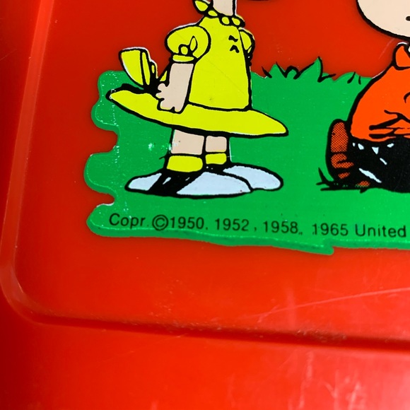 Peanuts by Schulz Red Thermos Plastic Lunch Box - Picture 3 of 16